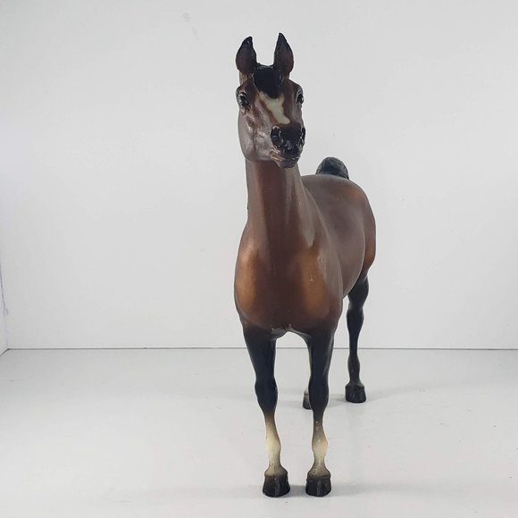 Breyer Horse Proud Arabian Stallion Witez II #212 Mahogany Bay - Picture 2 of 13